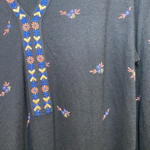 LUCKY Brand Long Sleeve Navy Embroidered Floral Medium Shirt - Picture 5 of 7